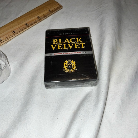 Black Velvet Blended Canadian Whiskey Playing Cards 2013 Brand New SEALED DECK - Picture 5 of 16